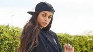 Lilly Singh's 2021 Diwali look! : Have a look at this trendy & outbox Diwali attire!