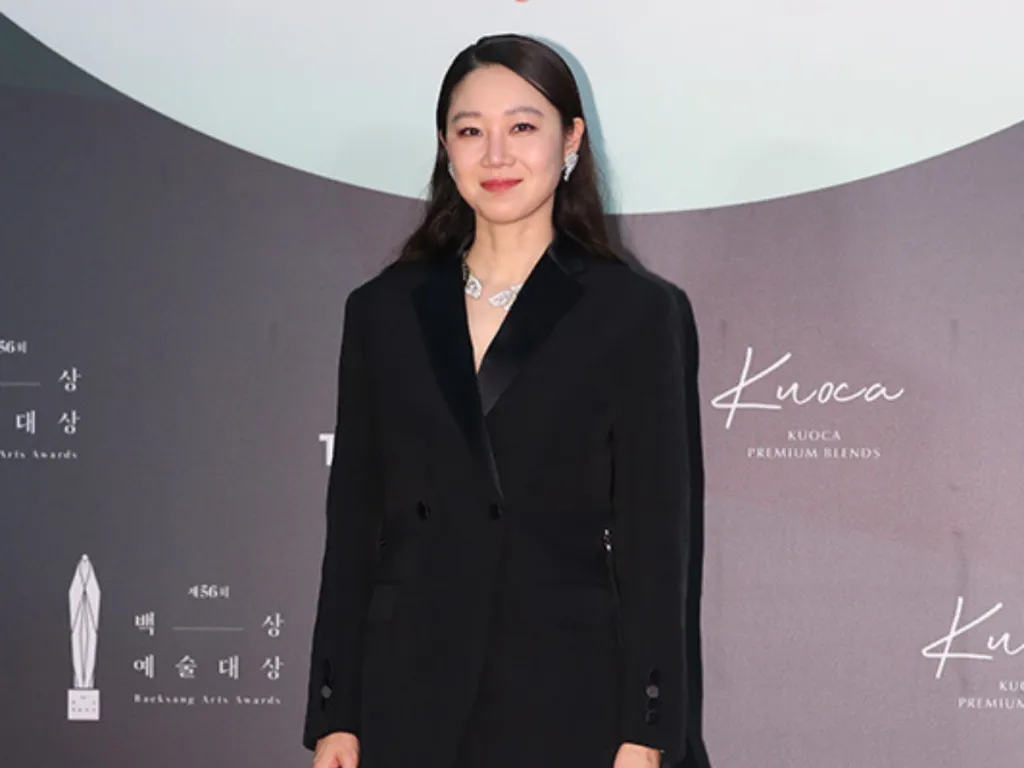 Actress Gong Hyo Jin Soon To Get Married To This Singer 