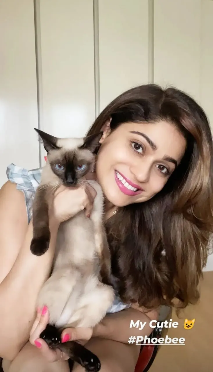Shamita Shetty misses her pet Pheobe, shares an adorable picture with her cat as she is away shooting