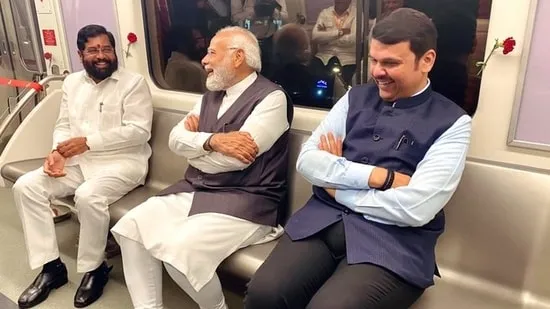 Pic of PM Modi laughing in Mumbai metro goes viral
